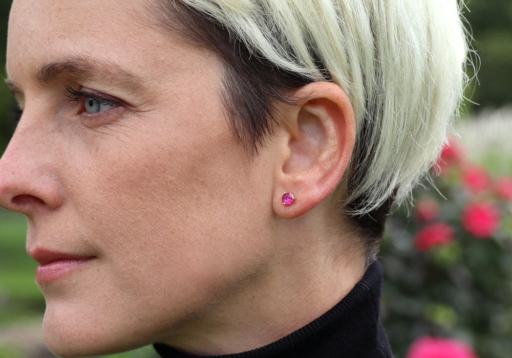 Framboise │ boucles d'oreilles en or │ rubis éthiques créés en laboratoire