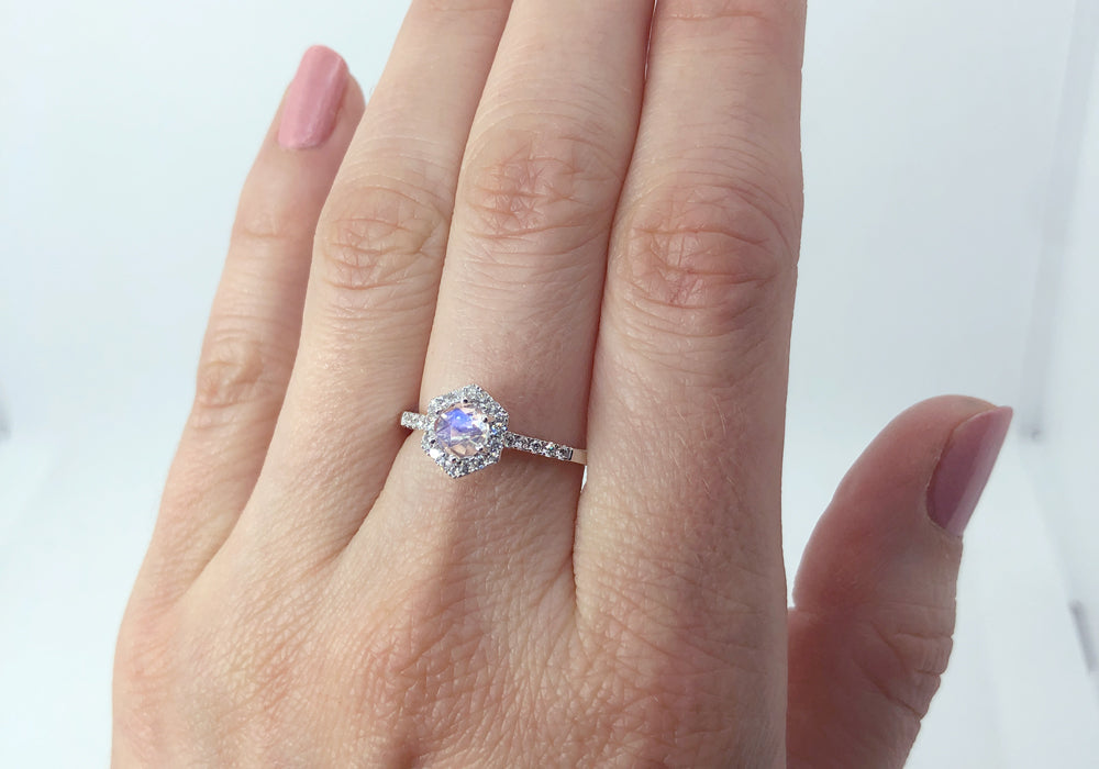 La divine pierre de lune