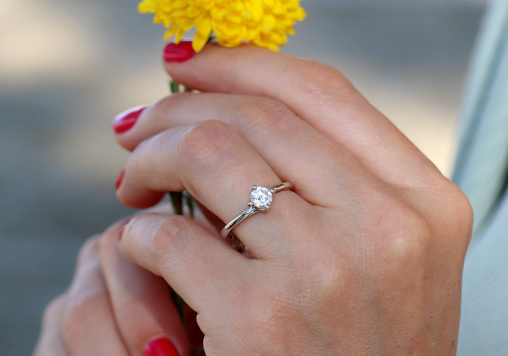 Enlace-moi │ bague solitaire éthique │ or recyclé et diamant créé en laboratoire