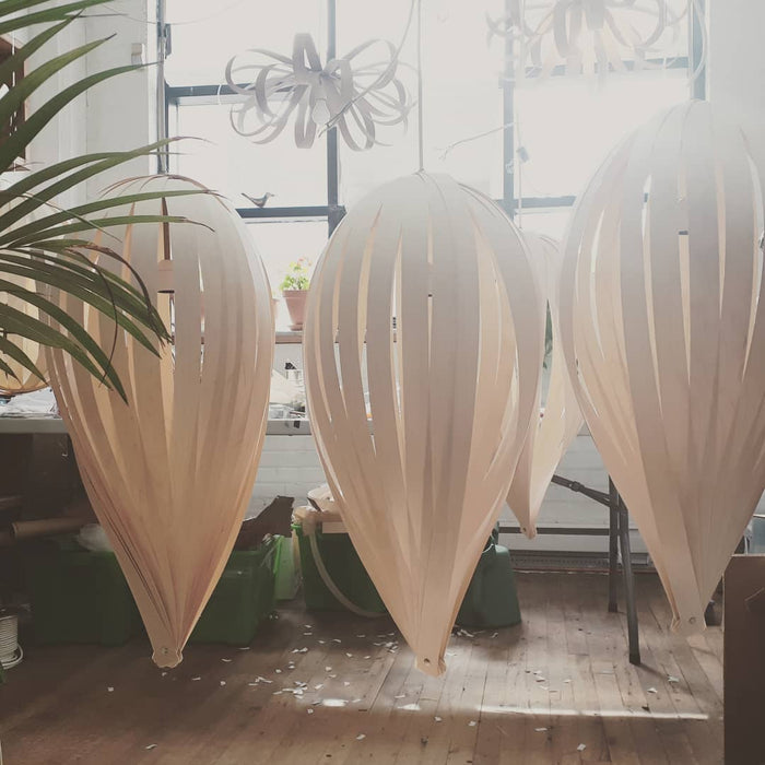 Lampe cry baby 31"/ merisier blanc