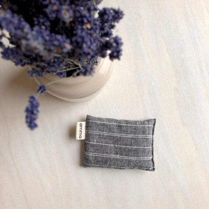 Amma th&eacute;rapie, pochette de lavande, chanvre et coton bio gris ray&eacute; blanc