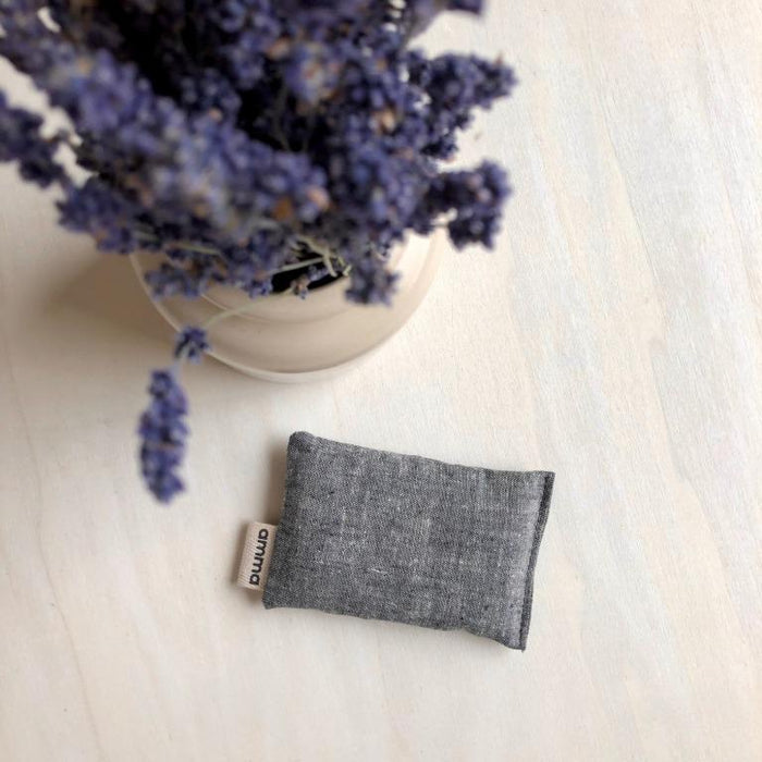Amma th&eacute;rapie, pochette de lavande, chanvre et coton bio gris ray&eacute; blanc