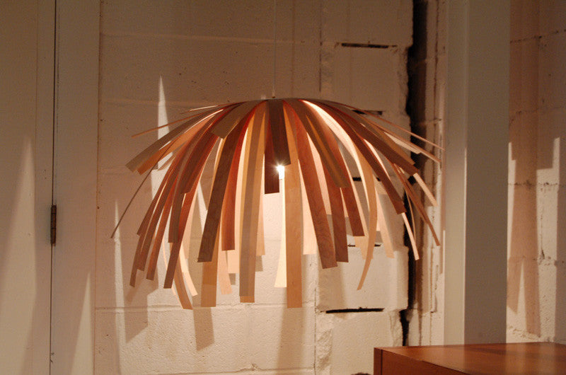 Lampe tina cheveux courts / merisier blanc et rouge