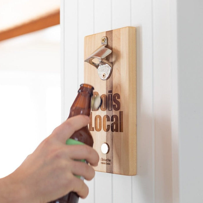 Décapsuleur mural avec aimant "le d-bouche"