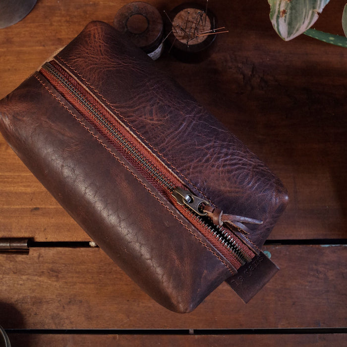 Trousse de toilette marron foncé