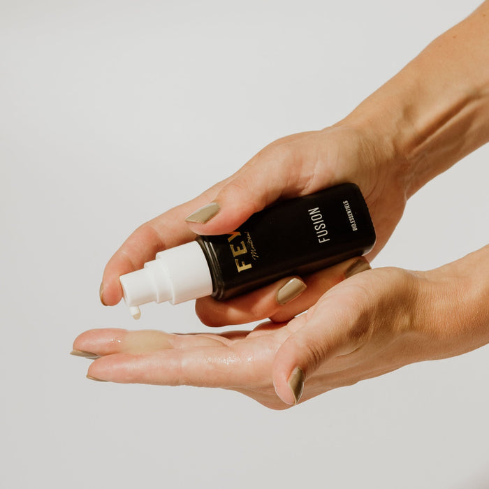 FUSION Best Hyaluronic Acid Repairing & Soothing Face Serum | FEY Cosmetics | FUSION Le meilleur sérum visage régénérant, apaisant et hydratant à l'acide hyaluronique - lifestyle