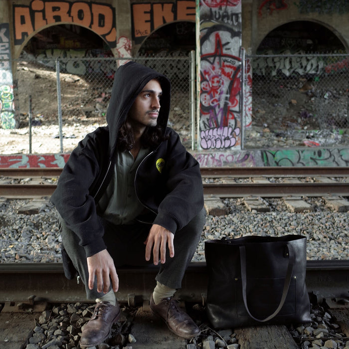 Montreal-made black leather carryall for sustainable fashion
