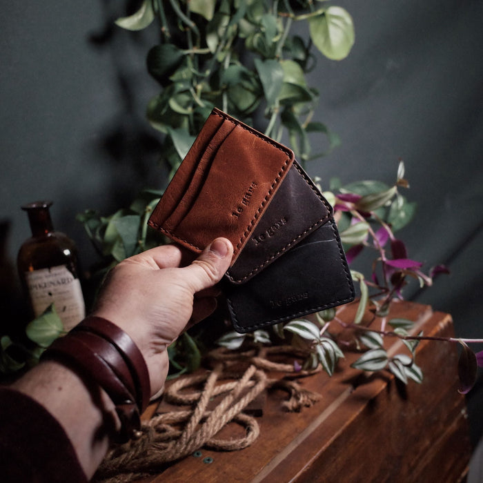 Montreal-made light-brown leather wallet for sustainable fashion