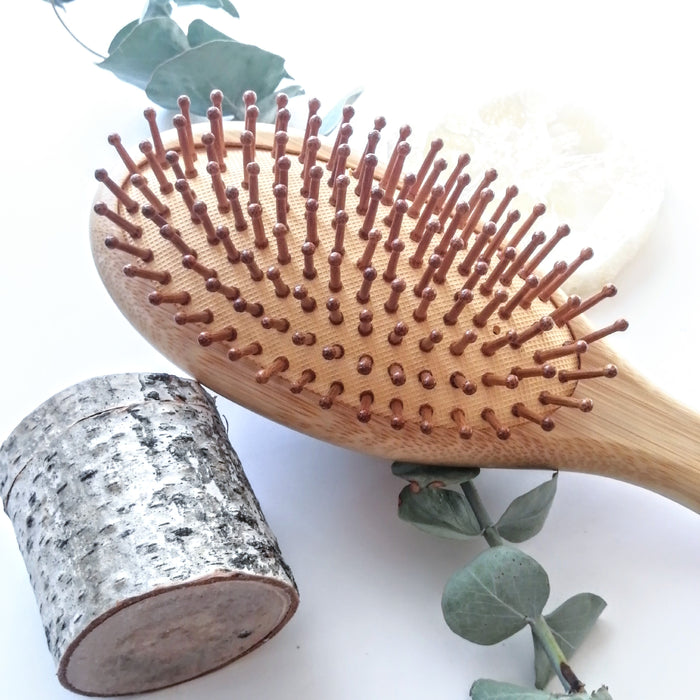 BROSSE À CHEVEUX EN BAMBOU - Ecofriendly Bamboo hairbrush - Calypso Éco-savonnerie