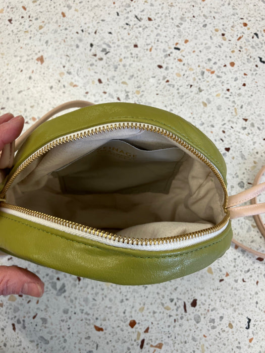 Sample round-shaped leather shoulder handbag