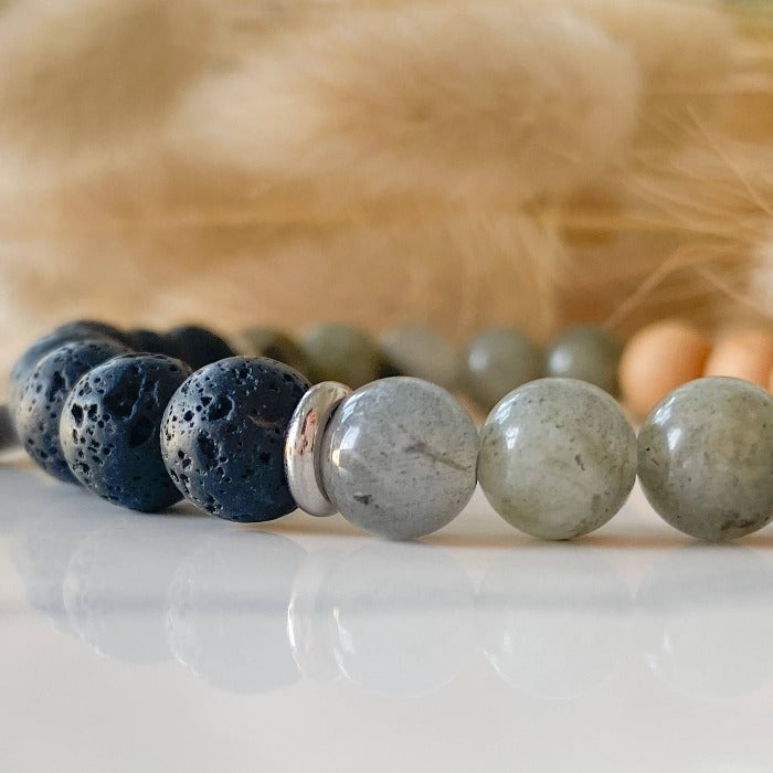 Bracelet ailis - labradorite, pierres de lave noire, bois de cèdre et acier inoxydable argent