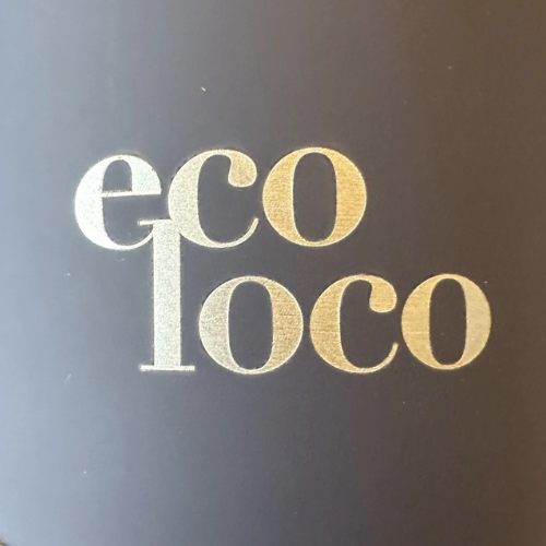 Gravure du logo de Eco Loco sur un fond noir