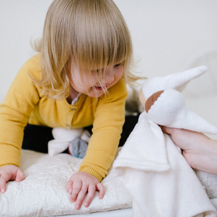 Doudou première poupée de coton biologique