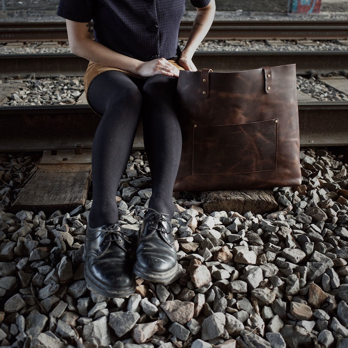 Dark-brown leather shopper for stylish workdays
