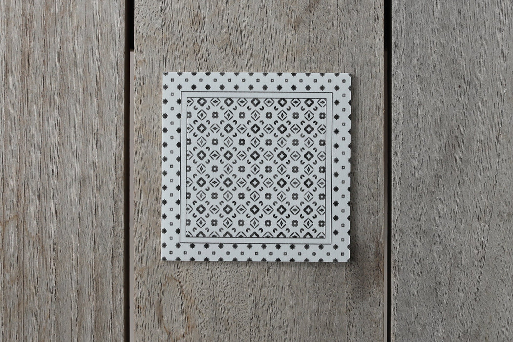 Collection motifs - sous-verres de vinyle (4) / vinyl coasters (4) - motif monogramme