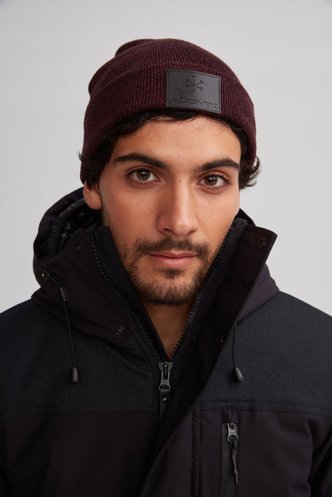 Tuque bourgogne fabriquée au Québec unisexe en acrylique