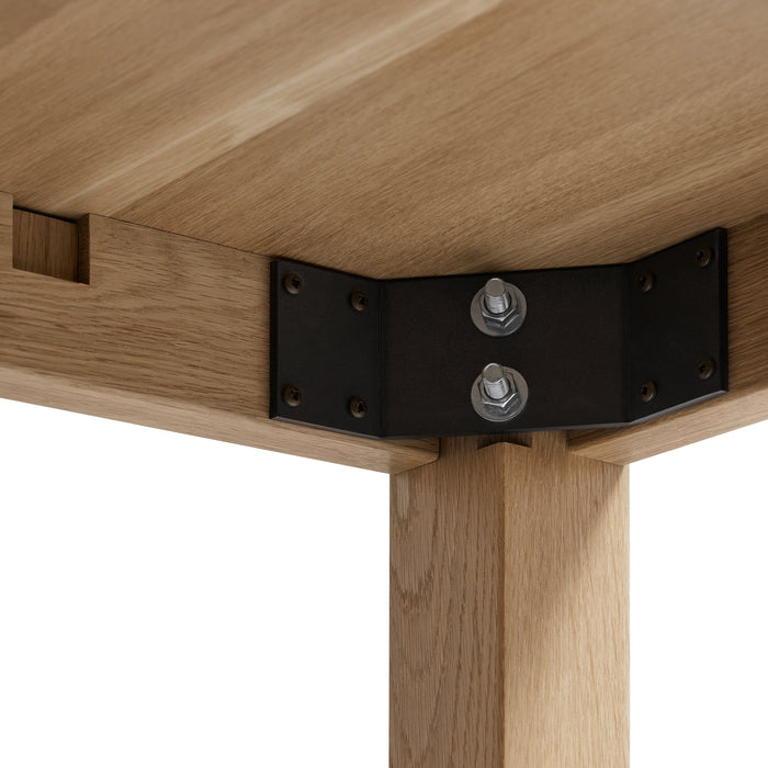 Table classique en bois massif