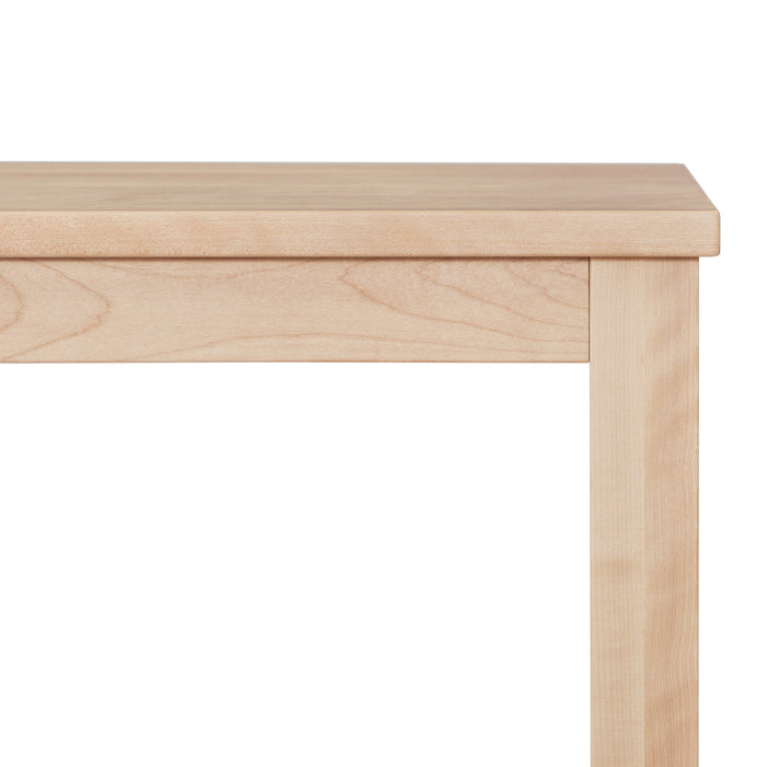 Table classique en bois massif