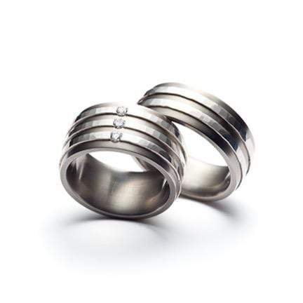 Christine Dwane Bague en or argent, titane et diamants