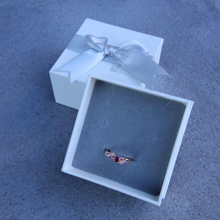 - Bagues Bague Enchanteresse en or 14K, diamants et rubis