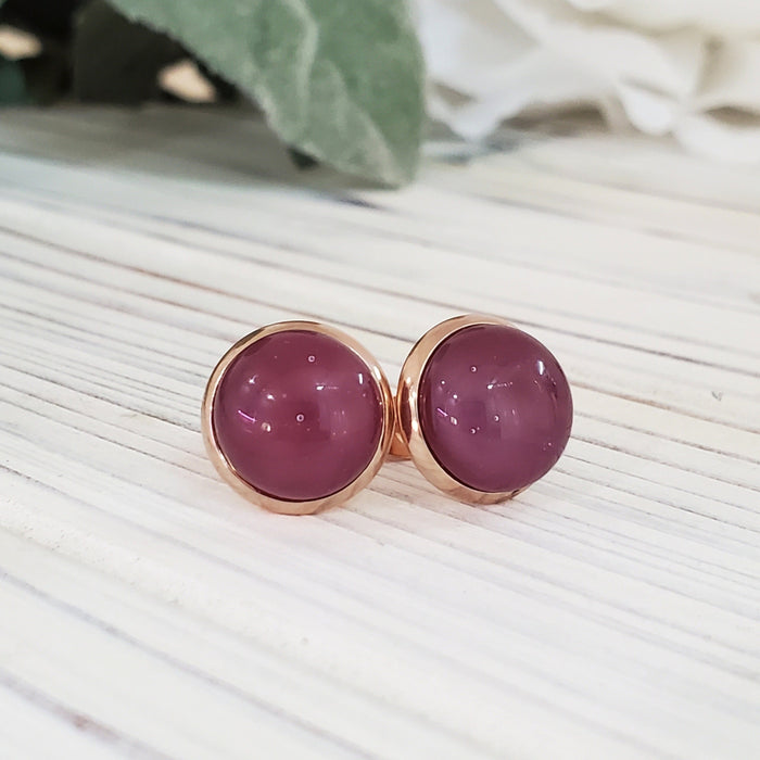 Boucles cabochons prune opaque, mat ou lustré, verre fusion - Bijoux Le fil d'Ariane