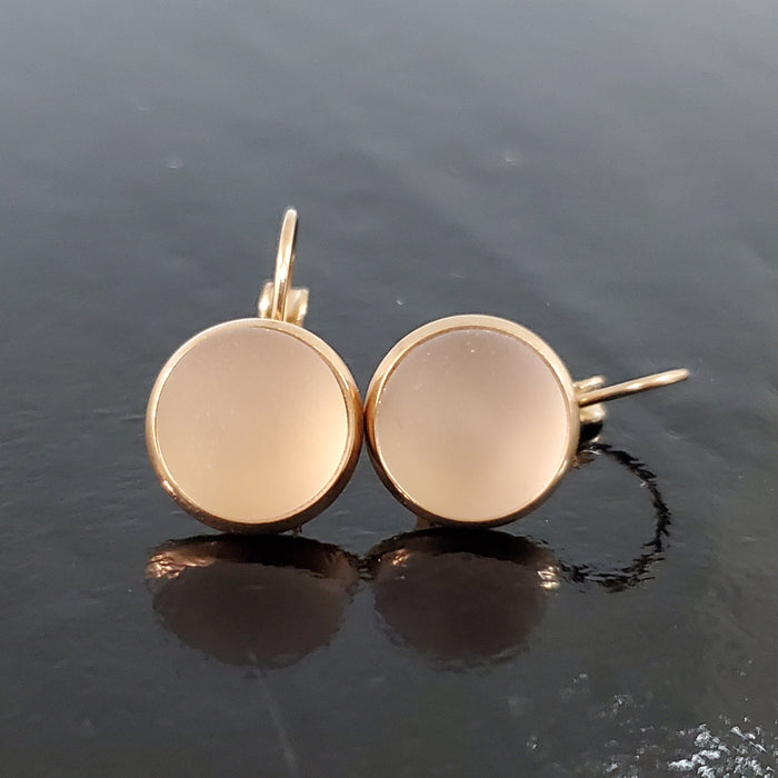 Boucles d'oreille leviers blanc-transparent, verre recyclé - Bijoux Le fil d'Ariane