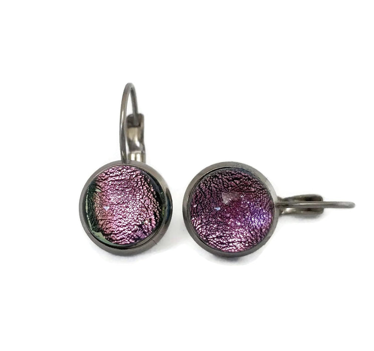 Boucles d'oreille leviers rose pâle, en verre fusion