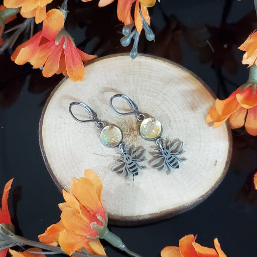 Boucles d'oreilles pendantes abeilles réaliste - Bijoux Le fil d'Ariane