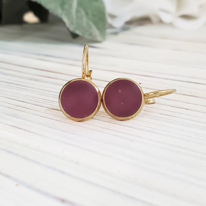 Boucles leviers prune opaque, mat ou lustré, verre fusion - Bijoux Le fil d'Ariane