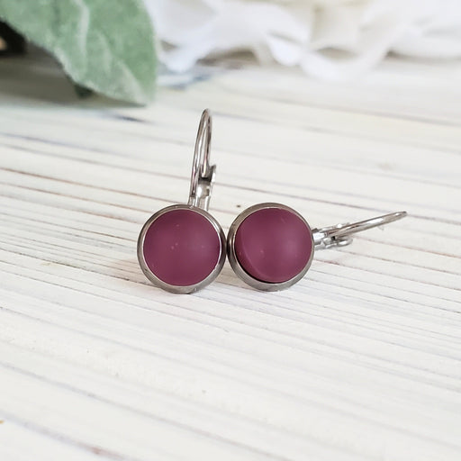 Boucles leviers prune opaque, mat ou lustré, verre fusion - Bijoux Le fil d'Ariane