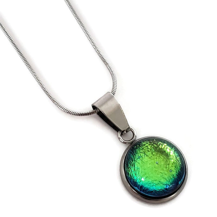 Collier cabochon, vert doré, verre fusion