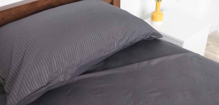 (fait au québec ) drap en microfibre embosée (blanc de retour en juin )