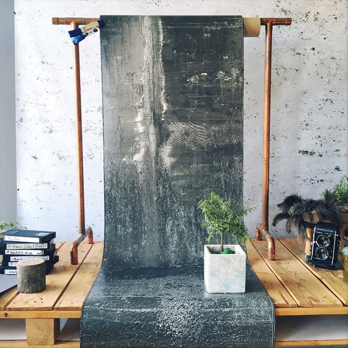 METAL OXIDATION WALLPAPER - PAPIER PEINT MÉTAL OXYDÉ walldecor-wallmurals WYNIL 2.2ft x 9ft pre-pasted wallpaper panel | Bande de 66cm x 274cm préencollée Gray 