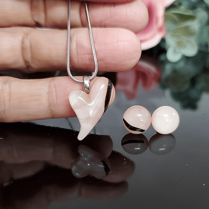 Boucles de l'ensemble mini coeur beige ligné