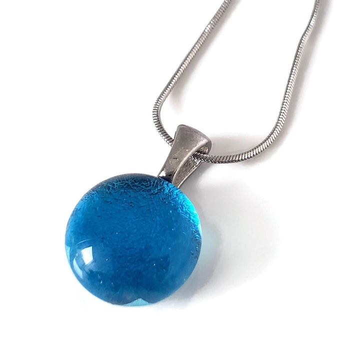 Mini pendentif, bleu transparent verre fusion
