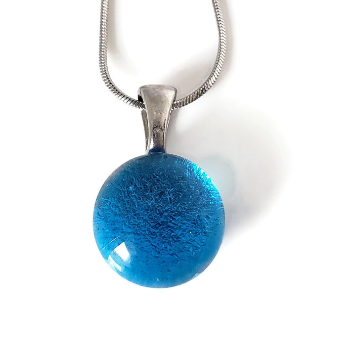 Mini pendentif, bleu transparent verre fusion