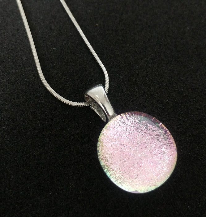 Mini pendentif, transparent et rose pâle, verre fusion