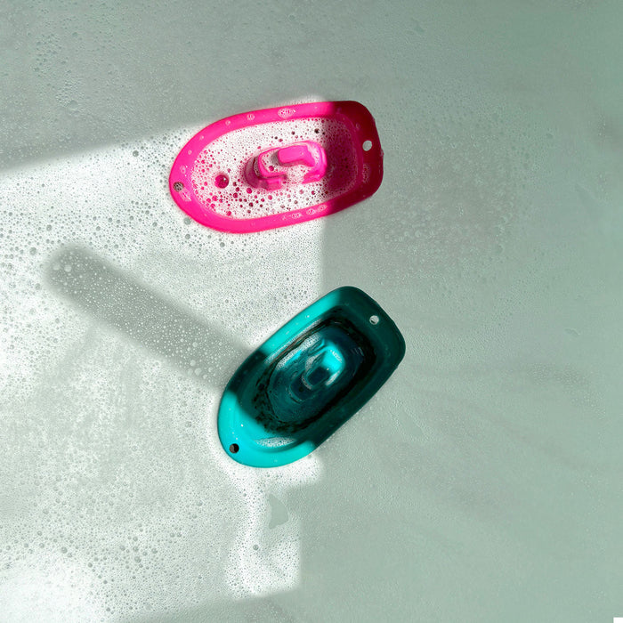 myni eco-friendly non toxic kid's bubbly bath time set with floating kid's toys lifestyle 2