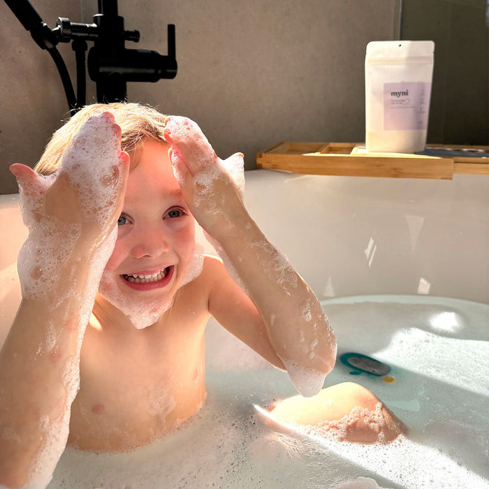 myni eco-friendly non toxic foaming bubble bath for kids lifestyle