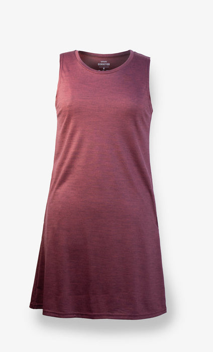 Robe en laine mérinos Terra Rosa avec poches, légère et respirante. Parfaite pour le voyage et le quotidien, offrant confort et élégance.