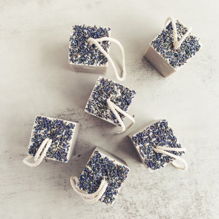 SAVON CUBE AUX HUILES ESSENTIELLES LAVANDE & AGRUMES - Kimo Soaps