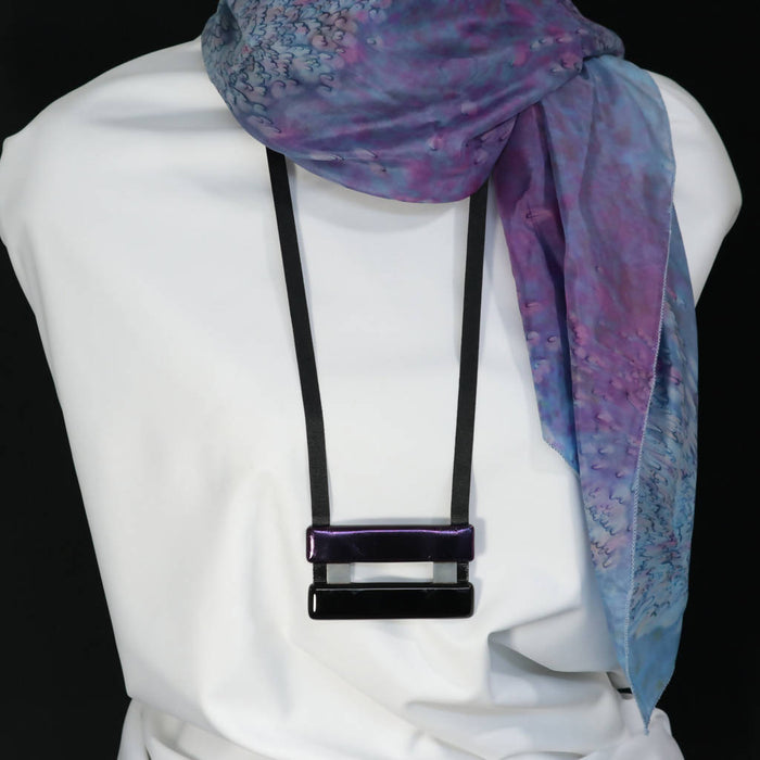 Pendentif noir brillant et violet /fushia irridescent/ensemble contemporain collier géométrique long/hypo allergène /mila