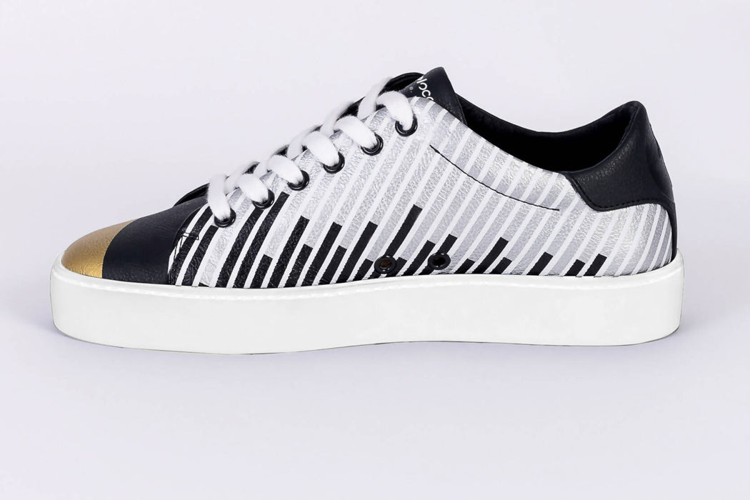 Sneakers dépareillés, véganes en "cuir" de pomme - modèle miroloco pour femmes