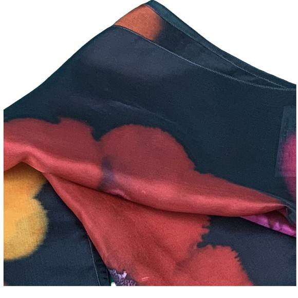 Écharpe en soie noire multicolore