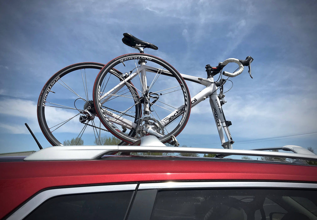 Le c2 de clipwheel.com support de transport pour roue avant de vélo, coté droit (dérailleur)