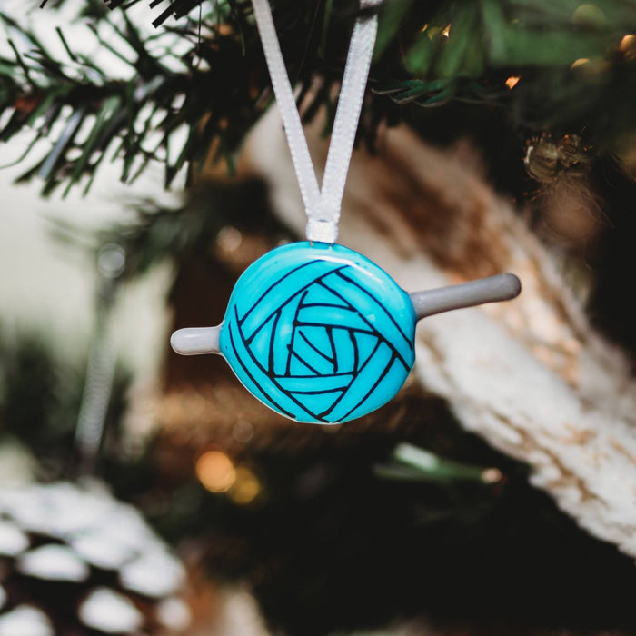 Crochet, balle de laine mauve