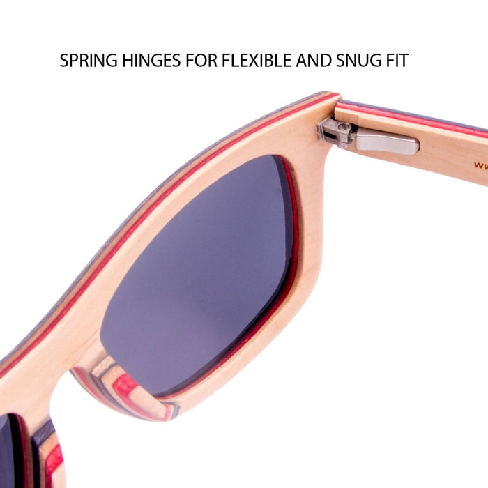 Lunettes de soleil en bois d’érable noir avec verres gris foncé polarisés