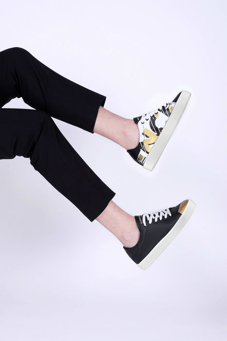 Sneakers dépareillés, véganes en "cuir" de pomme - modèle miroloco pour femmes