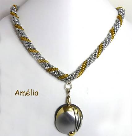 Collier de perles amélia