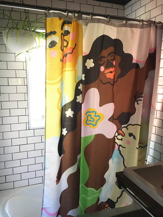Rideau de douche de polyester, imperméable et lavable, 71" x 71", conçu en collaboration avec l'artiste teenadult